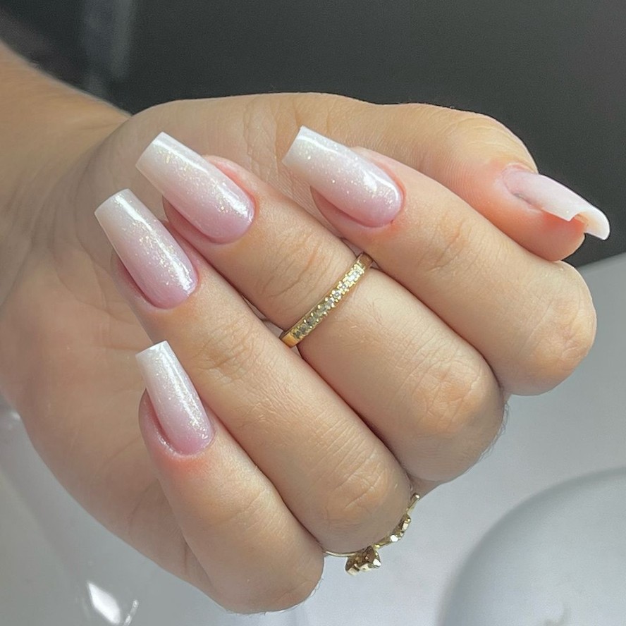 Pearly Pink Nails